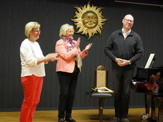 Elisabeth Baudry uns Maria Könemann beim Abschied.